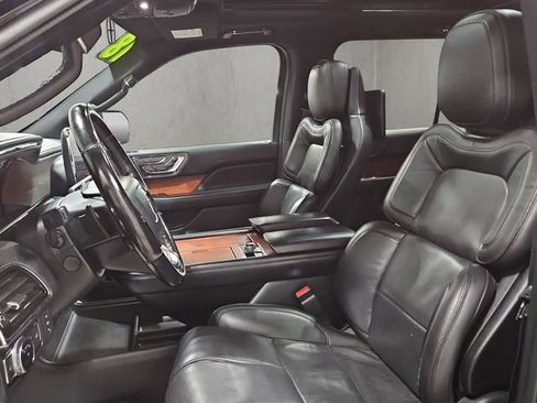 Used 2018 Lincoln Navigator L Reserve w/ Technology Package AWD/4WD image 10