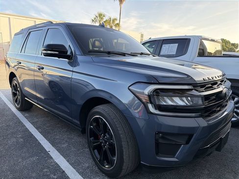 Used 2022 Ford Expedition Limited AWD/4WD image 1