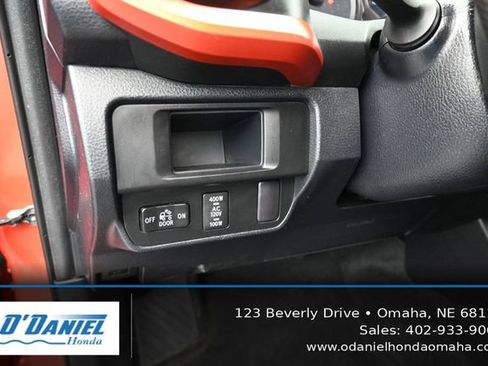Used 2016 Toyota Tacoma TRD Off-Road AWD/4WD image 27