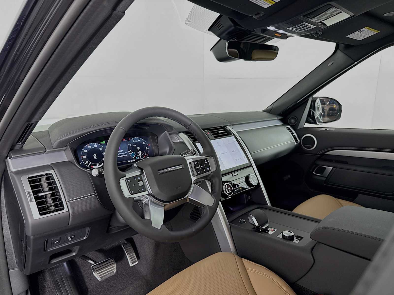 New 2025 Land Rover Discovery Dynamic SE AWD/4WD image 9
