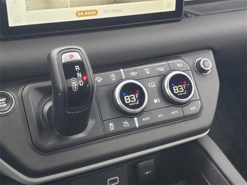 Used 2024 Land Rover Defender 110 S image 24