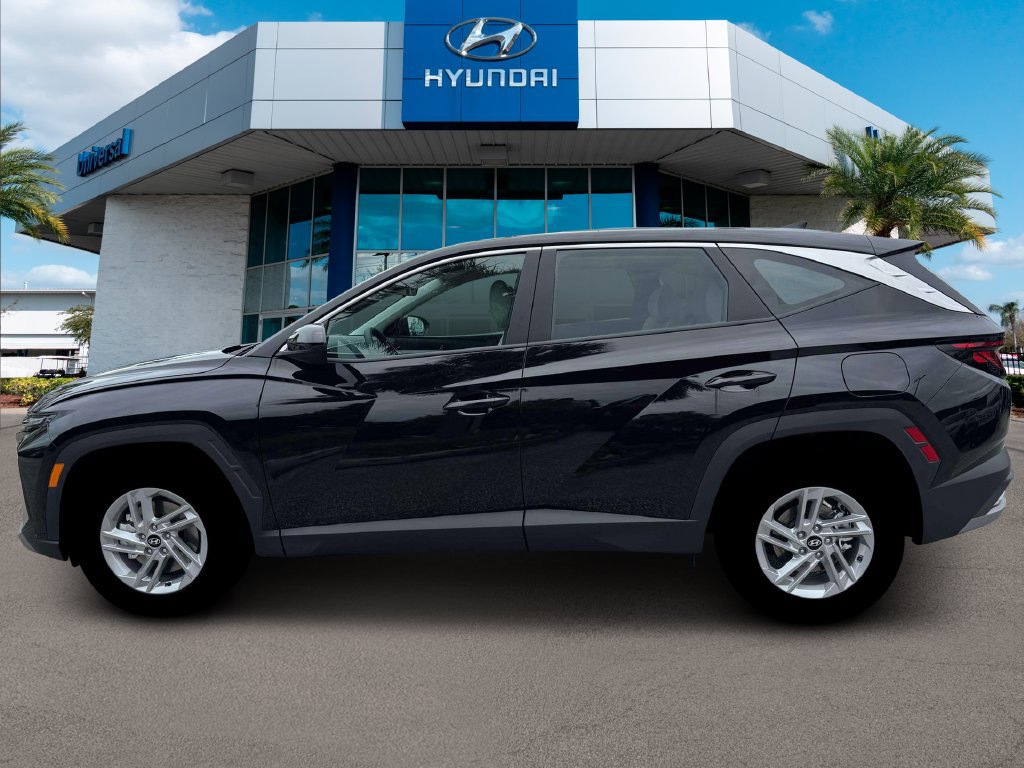 New 2026 Hyundai Tucson SE w/ Tow & Go Package FWD image 3