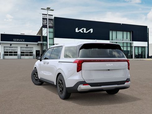New 2026 Kia Carnival LX FWD image 5