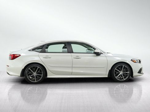 Used 2023 Honda Civic Touring image 6