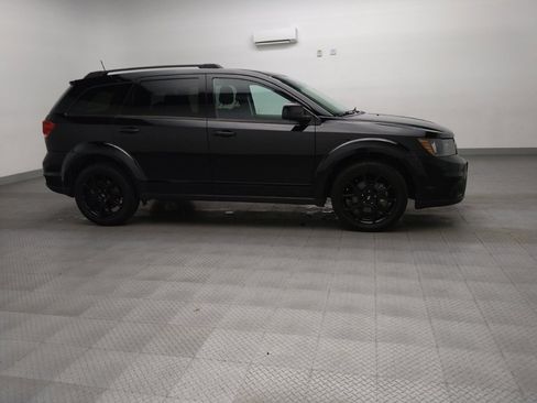 Used 2019 Dodge Journey SE FWD image 11