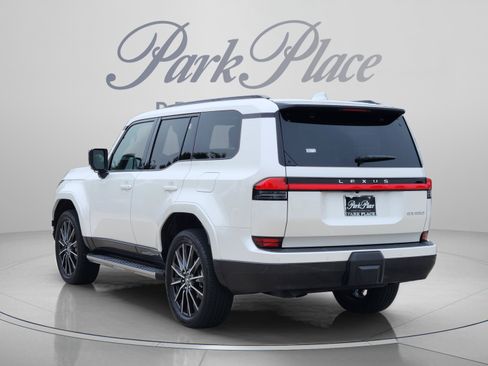 Used 2024 Lexus GX 550 w/ Accessory Package (Z1) AWD/4WD image 3