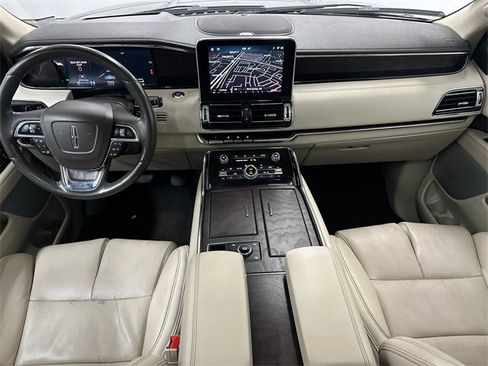 Used 2021 Lincoln Navigator Reserve w/ Luxury Package image 23