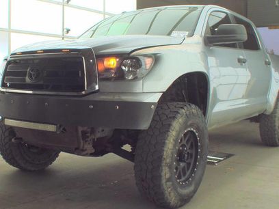Used 2012 Toyota Tundra 4x4 CrewMax w/ SR5 Pkg