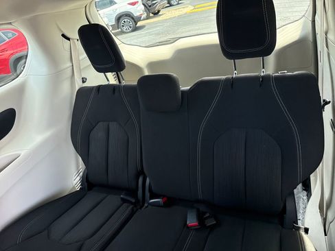Used 2022 Chrysler Voyager LX FWD image 29