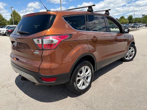 Used 2017 Ford Escape SE FWD image 7