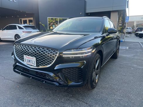 Used 2023 Genesis GV70 2.5T w/ Sport Prestige Package AWD/4WD image 1
