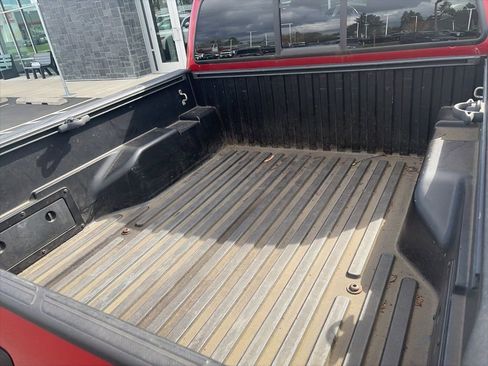 Used 2015 Toyota Tacoma 4x4 Double Cab w/ SR5 Package image 9