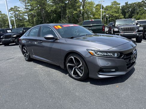 Used 2018 Honda Accord Sport image 2