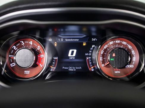 Used 2019 Dodge Challenger SRT Hellcat image 25