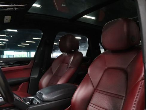 Used 2019 Porsche Cayenne image 11