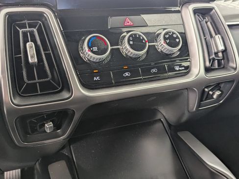 Used 2023 Kia Sorento LX FWD image 20