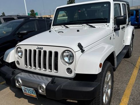 Used 2017 Jeep Wrangler Unlimited Sahara w/ Connectivity Group AWD/4WD image 4