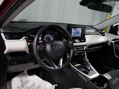Certified 2022 Toyota RAV4 XLE Premium AWD/4WD image 11