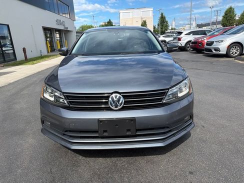 Used 2016 Volkswagen Jetta SEL w/ Lighting Package FWD image 4