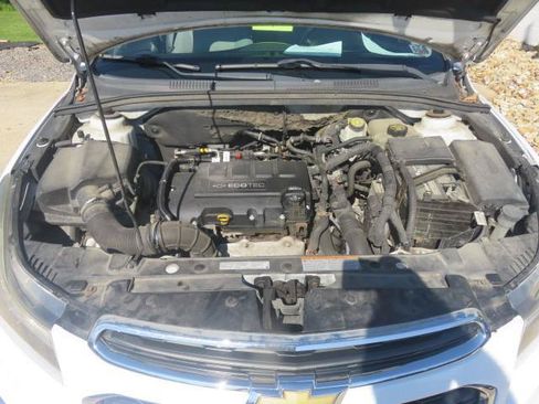 Used 2015 Chevrolet Cruze LT FWD image 31