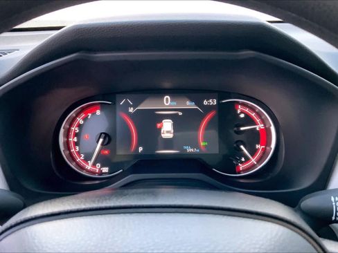 Used 2025 Toyota RAV4 XLE FWD image 25