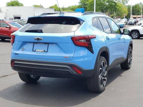 Certified 2024 Chevrolet Trax RS w/ Sunroof Package FWD image 3