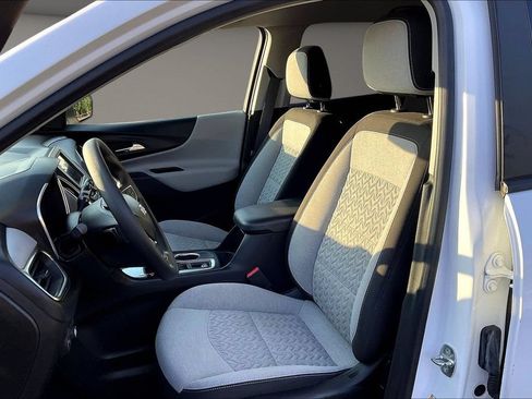 Used 2022 Chevrolet Equinox LS w/ LS Convenience Package FWD image 25