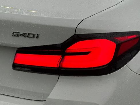 Used 2021 BMW 540i w/ M Sport Package image 29