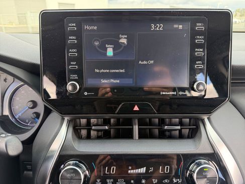 Used 2021 Toyota Venza LE image 6