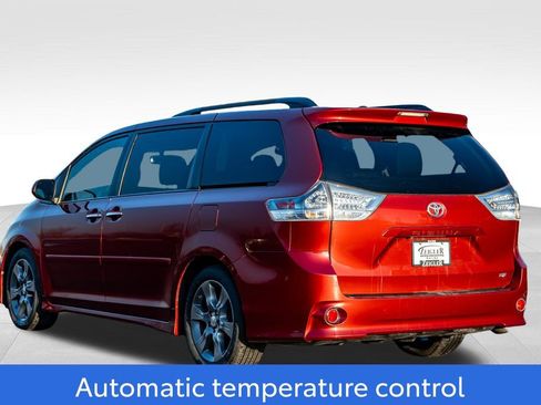 Used 2016 Toyota Sienna SE Premium image 5