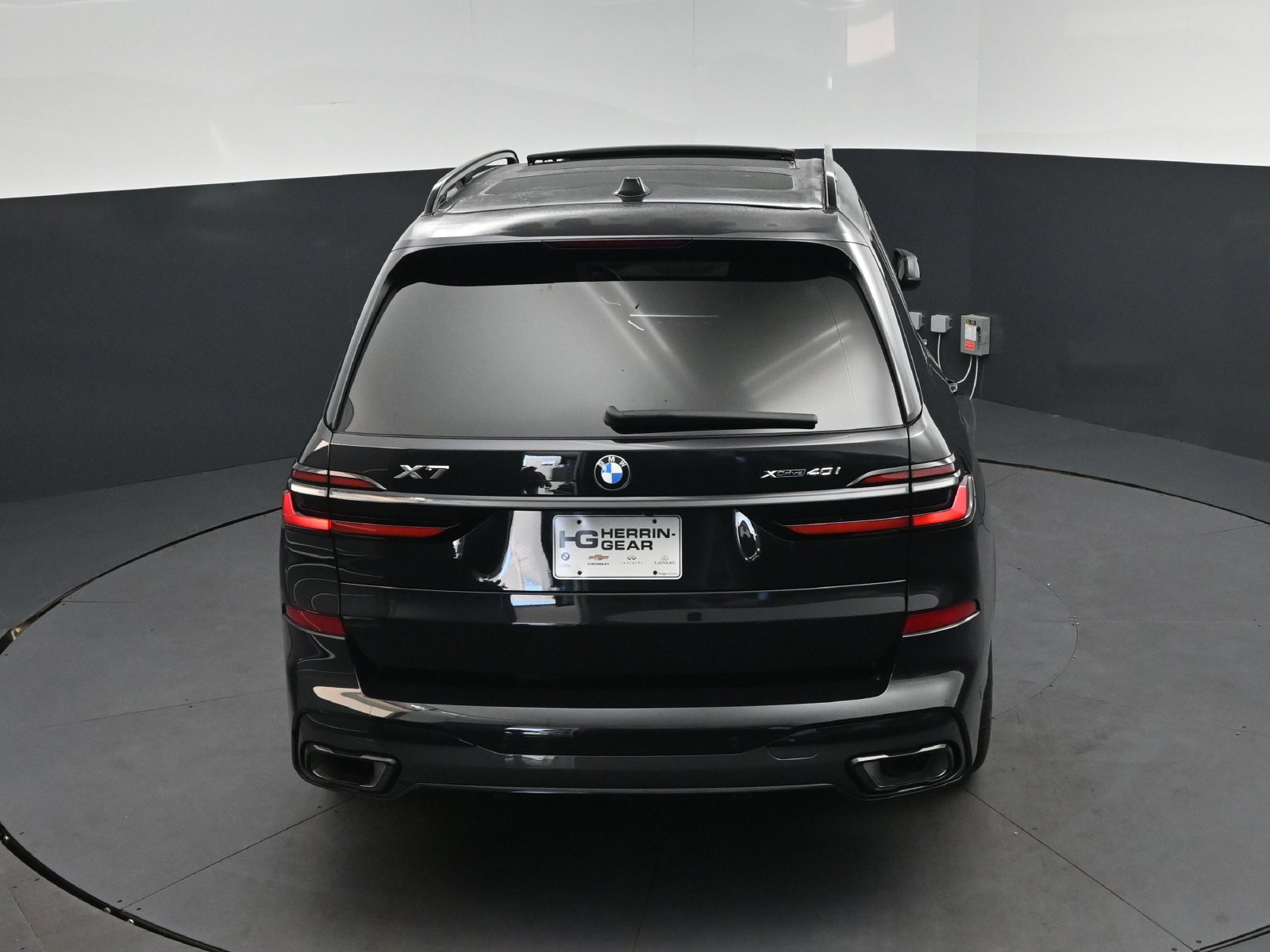 Certified 2026 BMW X7 xDrive40i w/ M Sport Package AWD/4WD image 34