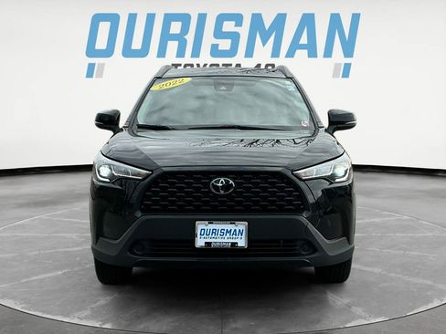 Used 2022 Toyota Corolla Cross LE image 2