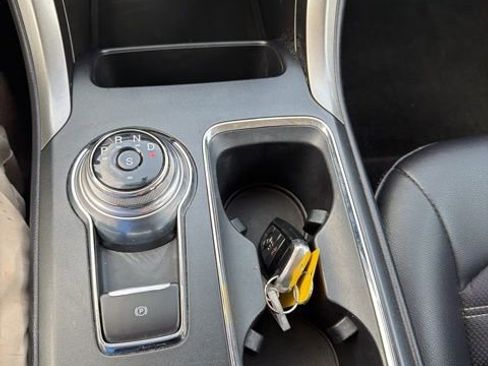 Used 2017 Ford Fusion SE w/ Equipment Group 201A image 14