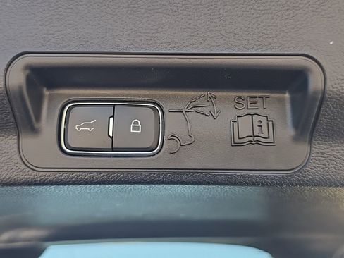 Used 2024 Ford Explorer XLT w/ Equipment Group 202A image 33