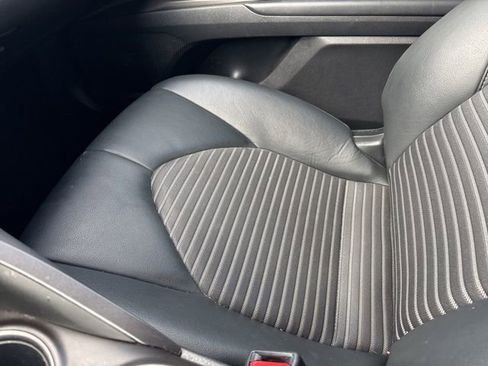 Used 2022 Toyota Camry SE image 36