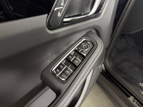 Certified 2026 Porsche Macan AWD/4WD image 21