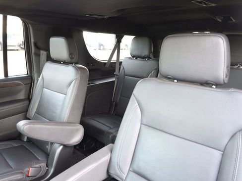 Used 2022 Chevrolet Suburban Z71 w/ Luxury Package AWD/4WD image 21