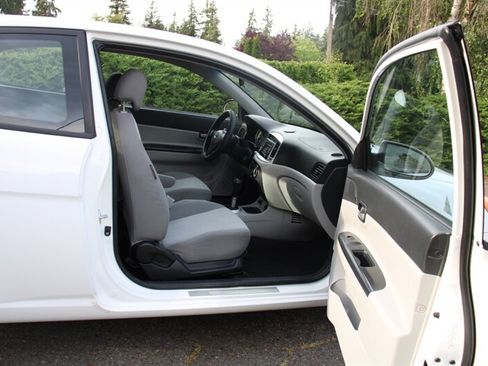 Used 2008 Hyundai Accent SE FWD image 13