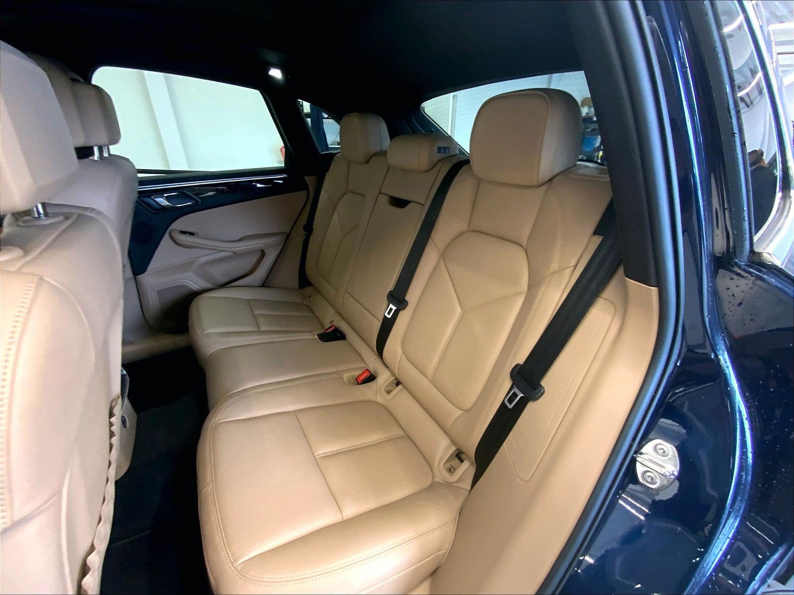 Certified 2023 Porsche Macan AWD/4WD image 24