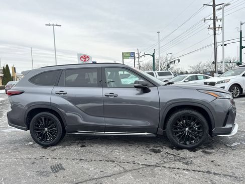 Used 2024 Toyota Highlander XSE image 18