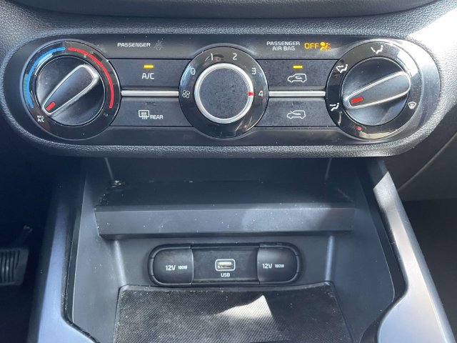 Used 2021 Kia Soul LX FWD image 27