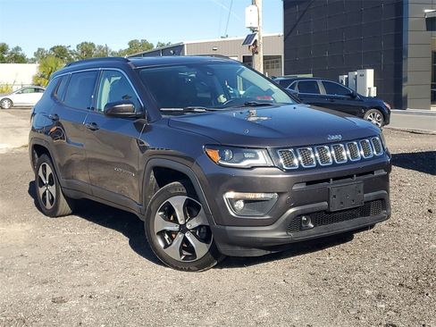 Used 2017 Jeep Compass Latitude w/ Popular Equipment Group image 39