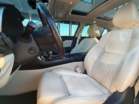 Used 2018 Nissan Maxima Platinum image 7