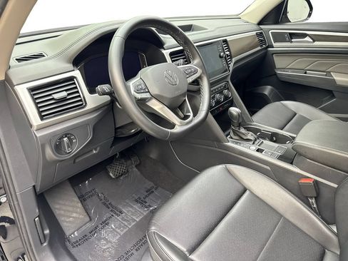 Used 2023 Volkswagen Atlas SE w/ Panoramic Sunroof Package FWD image 53