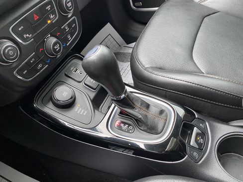 Used 2021 Jeep Compass Limited w/ Sun and Sound Group image 29