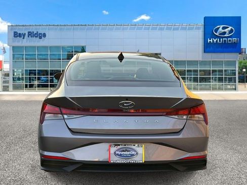 Used 2023 Hyundai Elantra SEL FWD image 5