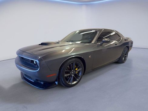 Used 2019 Dodge Challenger R/T Scat Pack w/ Shaker Package RWD image 3