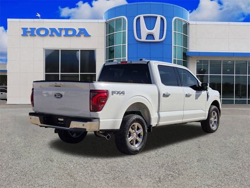 Used 2025 Ford F150 Lariat w/ FX4 Off-Road Package image 3