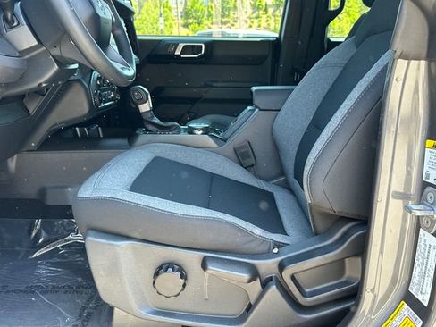 Used 2025 Ford Bronco 4-Door AWD/4WD image 9