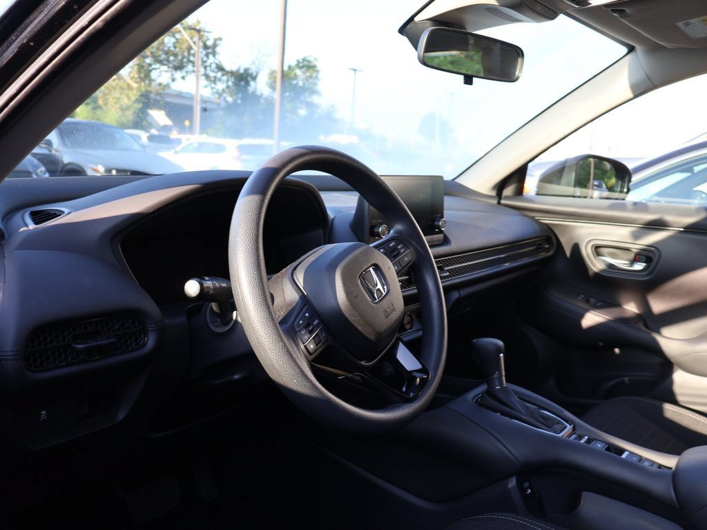 Used 2024 Honda HR-V LX image 9